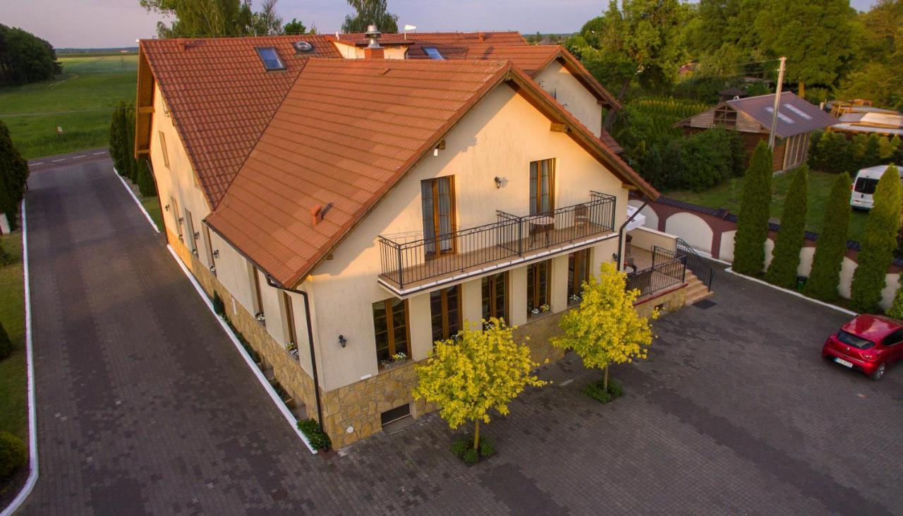 Hotel Radzewice Εξωτερικό φωτογραφία